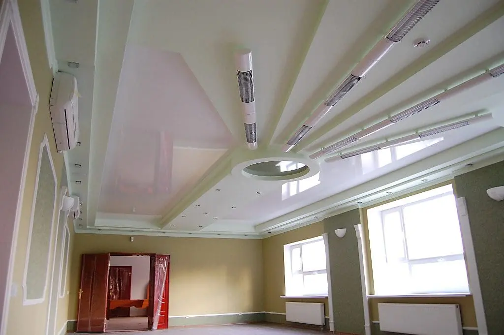 черкасиобленерго - большой зал - натяжной потолок