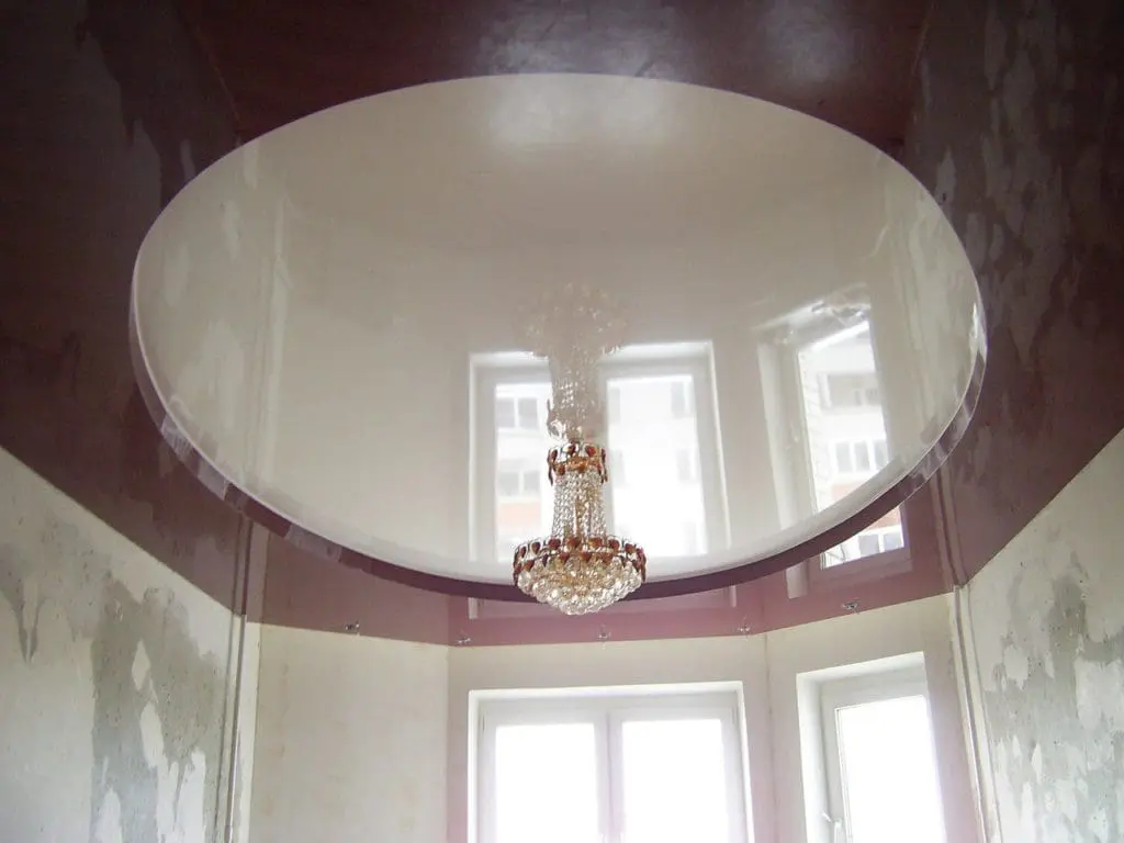 глянцевый двухуровневый натяжной потолок