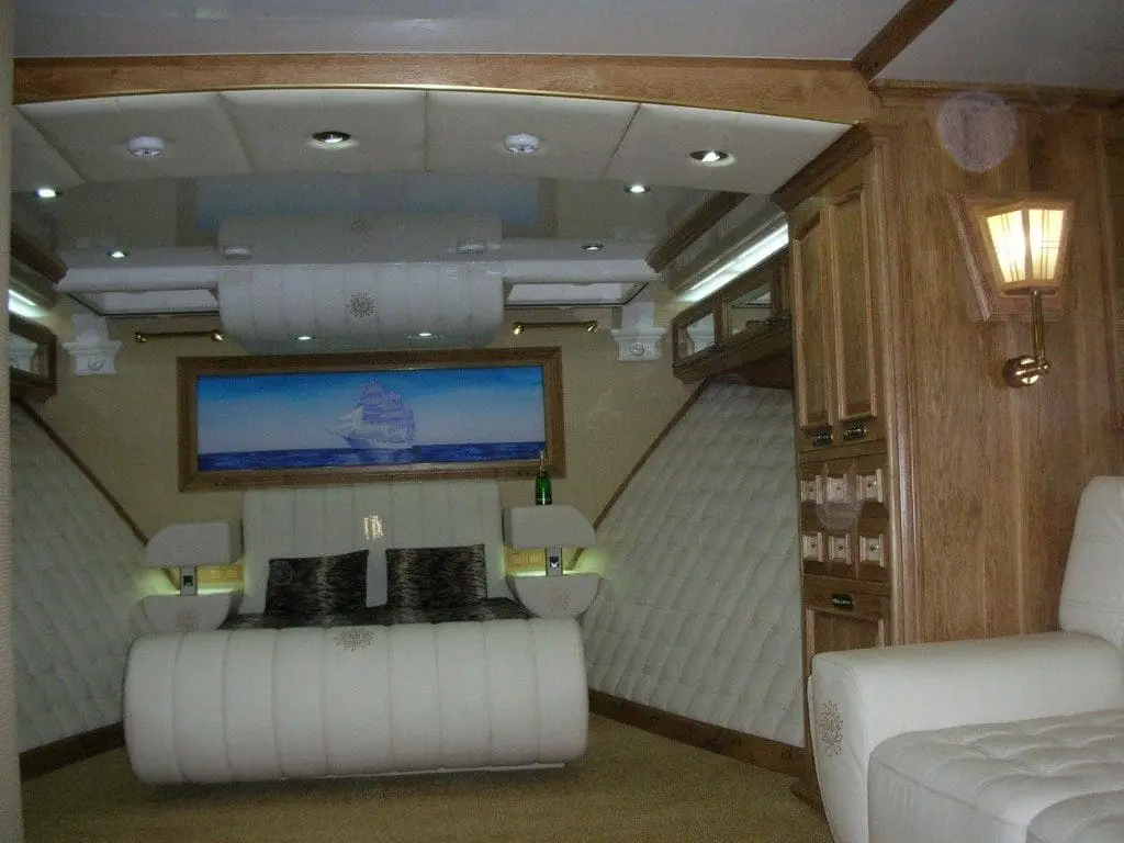 натяжной потолок на яхте