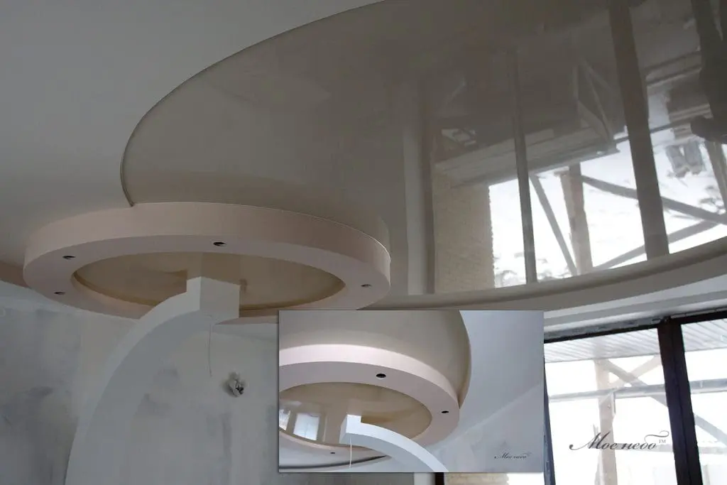 Эксклюзивный сложный натяжной потолок без шва