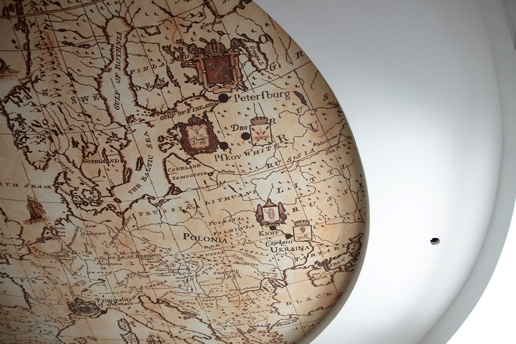 круглый гобелен карта мира с подсветкой